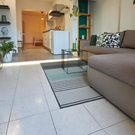 Apartment Green
