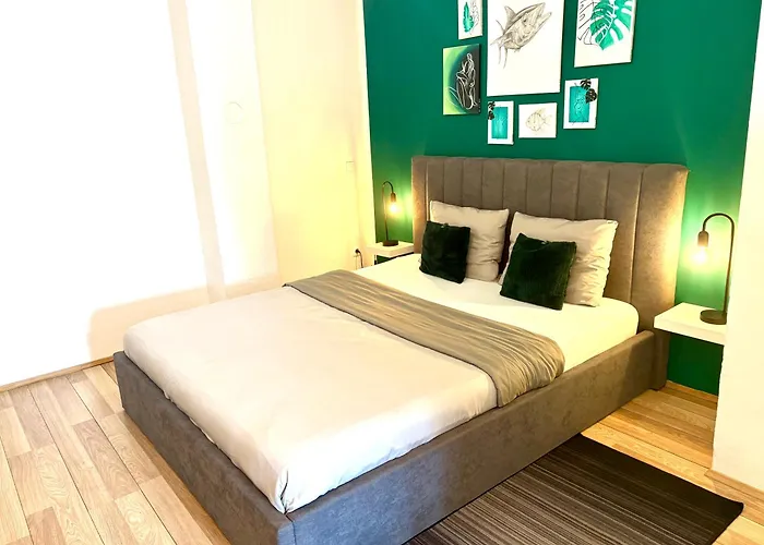 Apartment Green